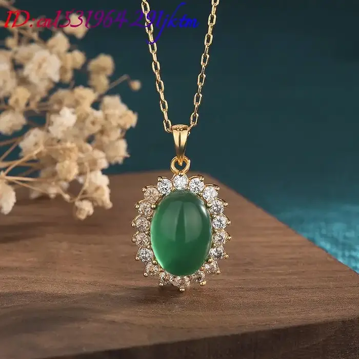 Collier pendentif vert naturel diversifié