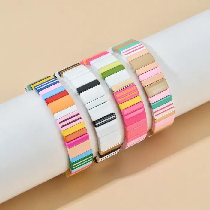 Bracelet à menottes larges pour femmes en perles émaillées style boho ajustable et tracker de fitness pour différentes occasions