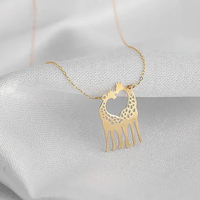 Collier en acier inoxydable avec pendentif animal de compagnie girafe et cœur pour femmes occasions spéciales
