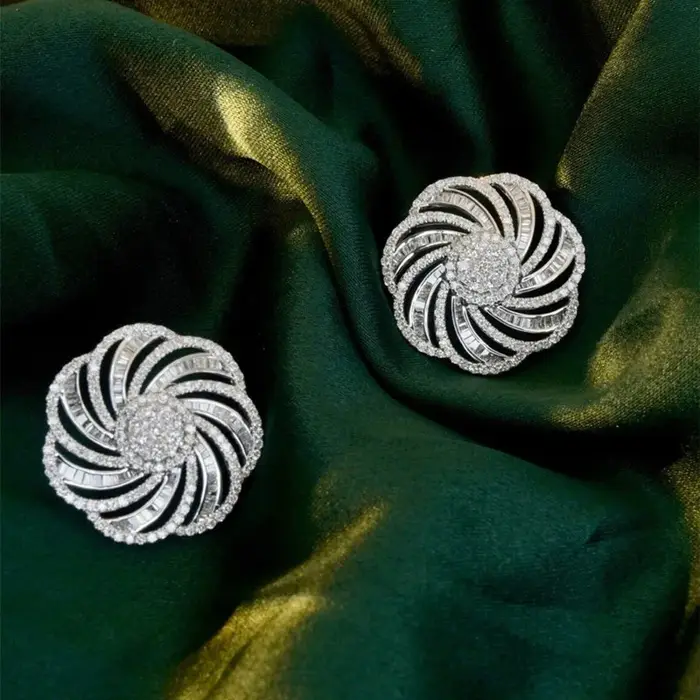 Boucles d'oreilles fleur de charme pour femmes
