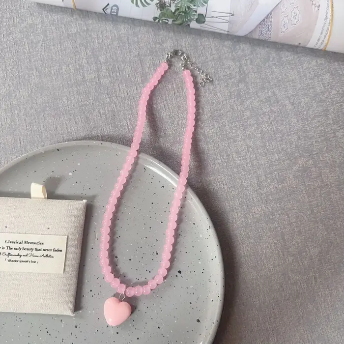 Collier avec pendentif en forme de cœur perlé coloré pour femmes et filles, bijoux esthétiques, brel