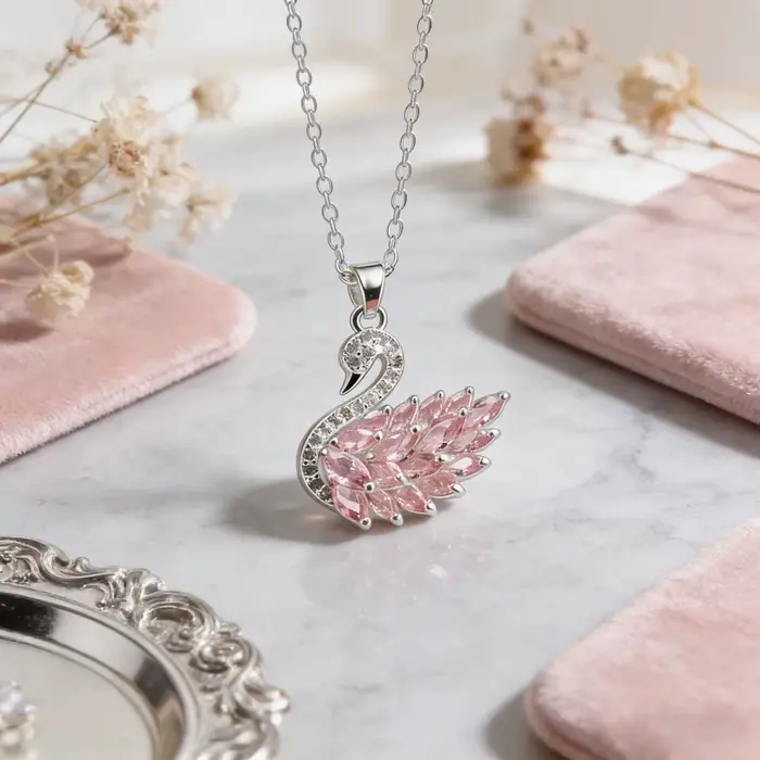 Collier pendentif cygne plaqué or et argent chic avec CZ rose transparent, bijoux élégants et délica