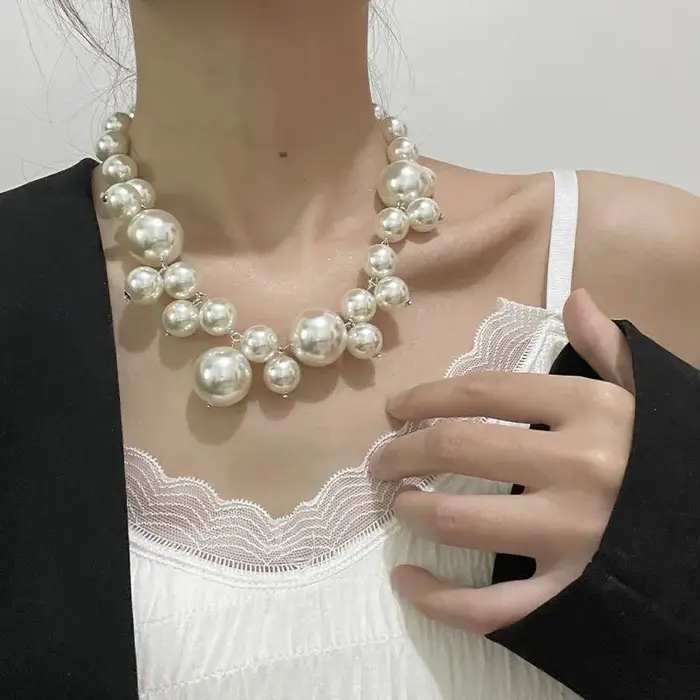 Collier élégant en imitation perle pour femme