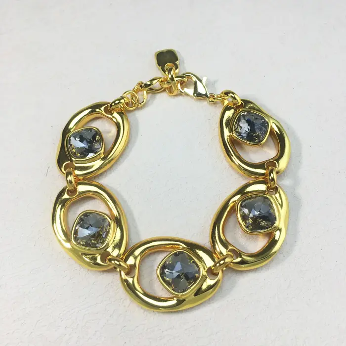 Le bracelet exquis irrégulier de luxe rétro le plus vendu en Europe à 2025