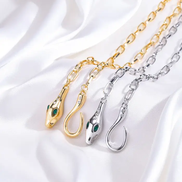 Collier Serpette en acier inoxydable pour femmes avec pendentif zirconium, bijou animal de compagnie élégant pour occasions spéciales