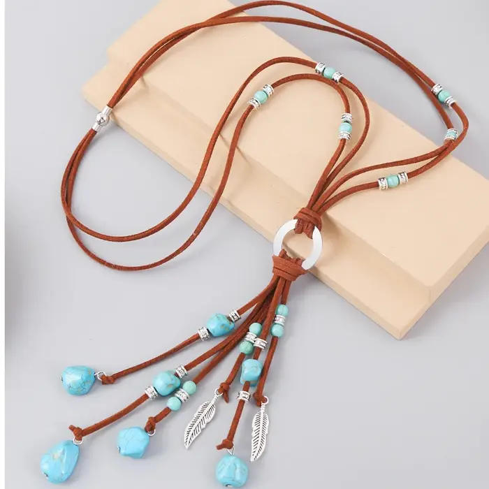Collier de turquoise en daim synthétique bohème fait à la main