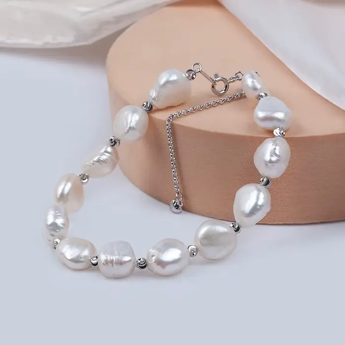 Bracelet en perles d'eau douce baroques et boutons plaqué argent pour femmes élégantes occasions spéciales cadeau original