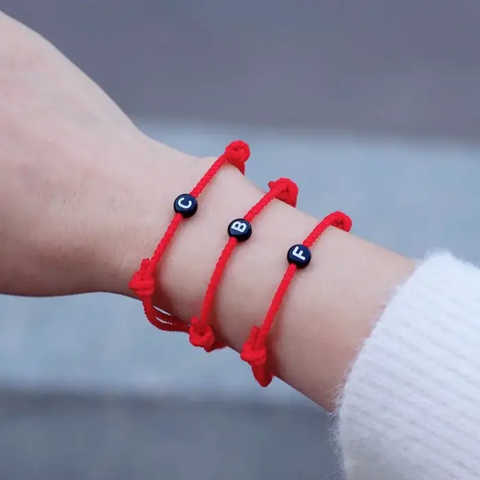 Nouveau 26 lettres premier nom Bracelet unisexe à la main coulissant réglable chanceux rouge chaîne Braslet Couple cadeaux amitié bijoux