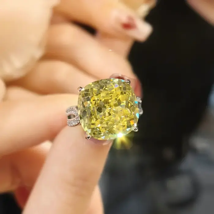 Bague de fiançailles en argent sterling 925 avec diamant jaune luxueux taillé en glace pour femme