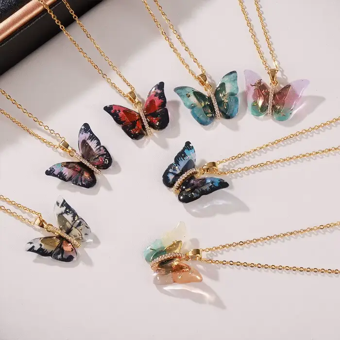 Collier Fantaisie Dégradé Coloré Femme Fille Papillon Résine Cuivre Chaîne Acier Inoxydable Bijou Clavicule Créateur Occasions Spéciales