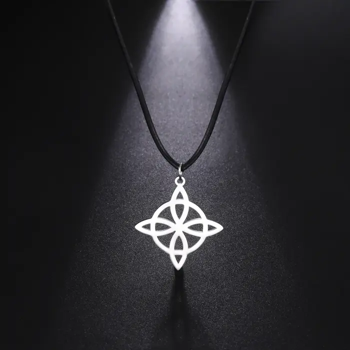 Collier avec pendentif nœud de sorcière en acier inoxydable