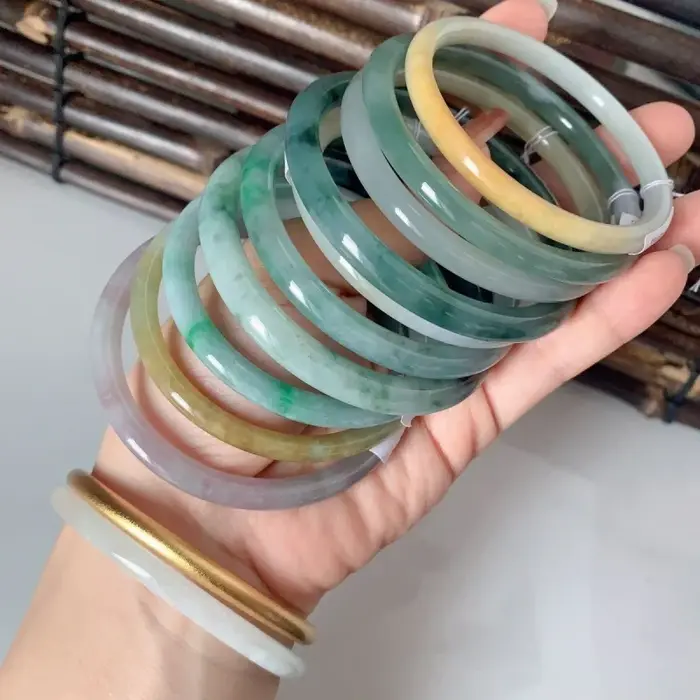 Bracelet jingle en jade du Myanmar