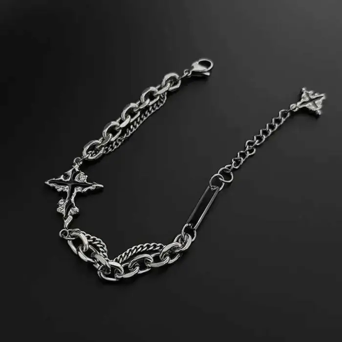 Bracelet croix foncé unisexe style classique robuste hypoallergénique pour homme bijou cadeau occasion spéciale