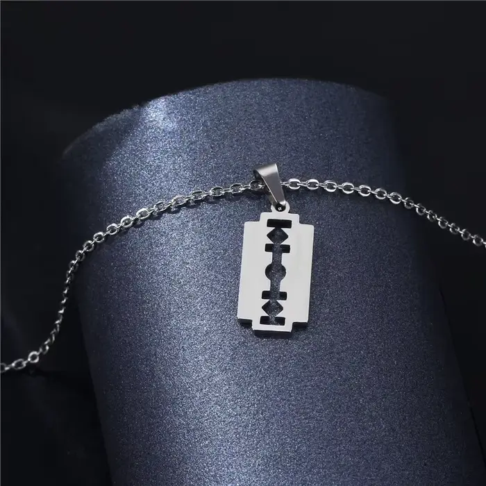 Lame de sécurité rasoir pendentif collier Punk Hiphop bijoux pour hommes femmes géométrique petit tour de cou suspendu bijoux en acier inoxydable
