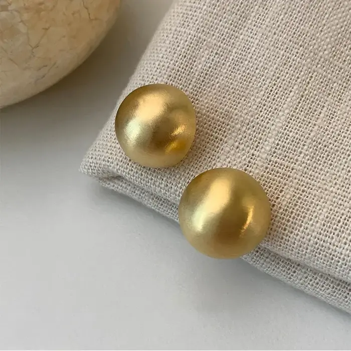Boucles d'oreilles rondes et mates pour femmes, breloque de personnalité exagérée, tempérament, mode