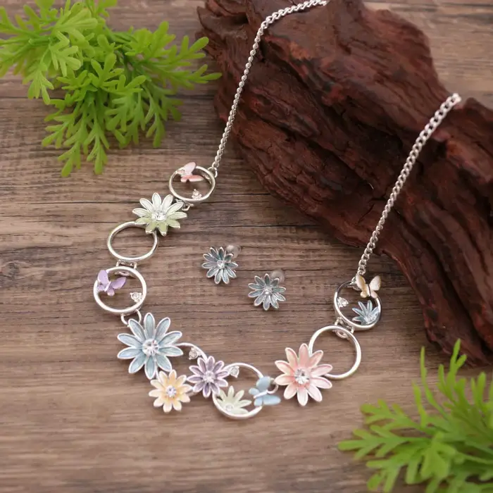 Nouveaux accessoires de bijouterie DIY, ensemble collier et boucles d'oreilles clous petite margueri