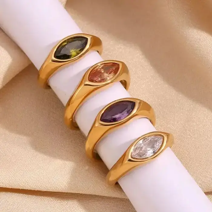 Bague en acier inoxydable plaquée or 18 carats avec zirconium coloré pour femmes occasions spéciales