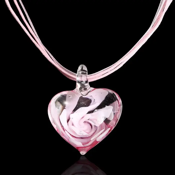 Collier pendentif fleur incrustée de bijoux Murano, collier ruban, pendentif cœur en verre