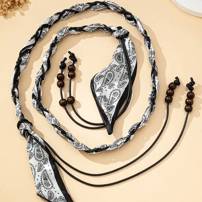 Un collier pour femme de style bohème ethnique haut de gamme, fabriqué à partir d'un foulard en soie