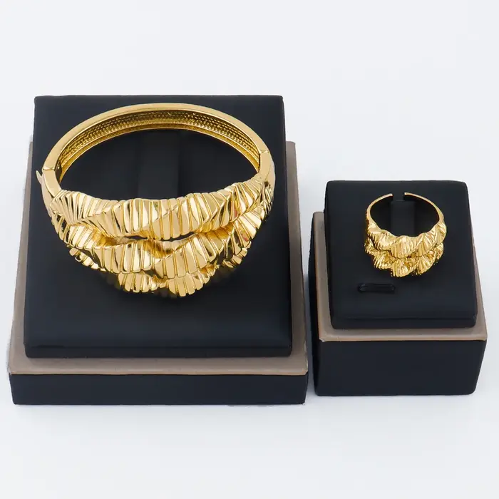 Ensemble de bijoux plaqué or pour femmes, bracelet à breloques, bague élégante, cadeau pour mariage, occasions spéciales et professionnels