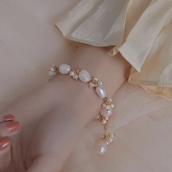 Bracelet à breloques en perles d'eau douce baroques rempli d'or pour femmes style bureau carrière anniversaire occasions spéciales