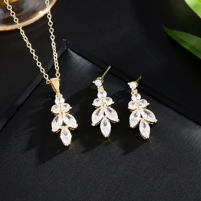 ZAKOL classique Marique feuille AAA Zircon boucles d'oreilles collier ensemble de bijoux de mariage avec boîte rose