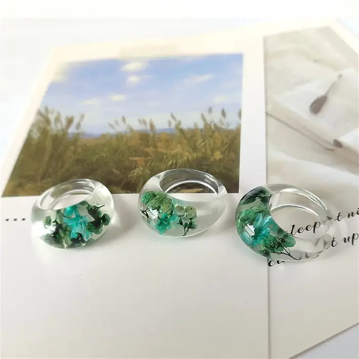 Bague en résine transparente pour femmes