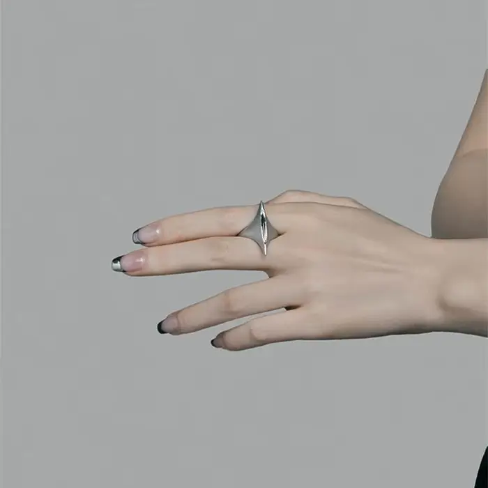 Bague rétro l'épée de Maria pour femmes