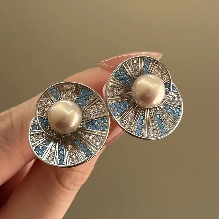 Boucles d'oreilles à clous en cristal bleu pour femmes, bijoux de luxe légers, personnalisés, élégan