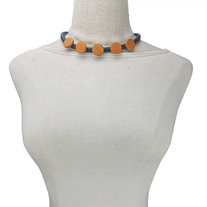 Collier ras du cou en bois pour femmes, design vintage en caoutchouc, bijou d'amour fait à la main, chaîne de fête de mariage occasions spéciales