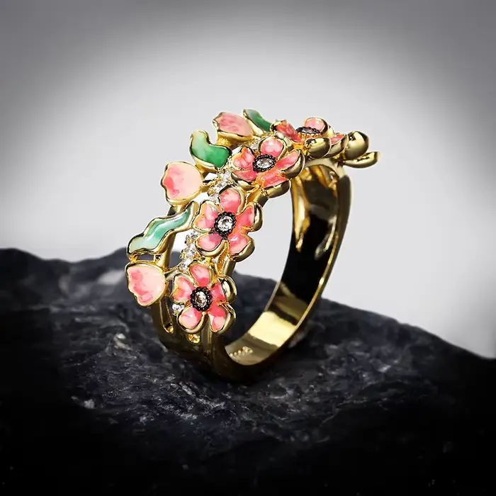 Bague fleur en émail pour femme