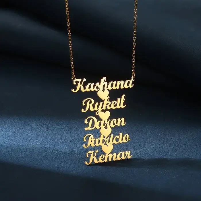 Collier personnalisé avec plusieurs noms pour femmes