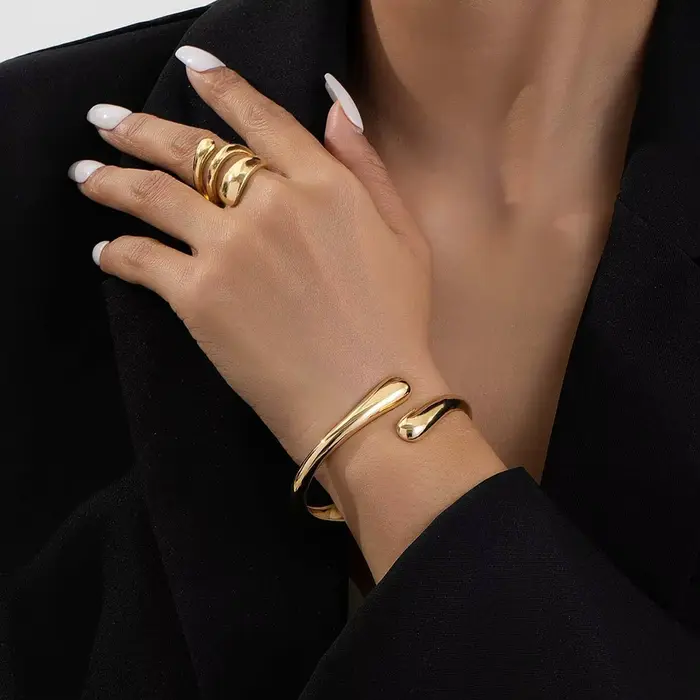 Bracelets en or pour femmes et adolescentes