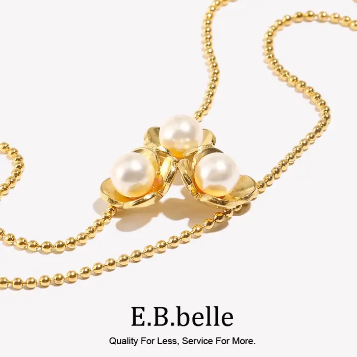 E.B.belle nouvelle chaîne de perles trois fleurs Bracelet de perles plaqué or 18 carats en acier inoxydable Style élégant accessoires de bijoux pour femmes