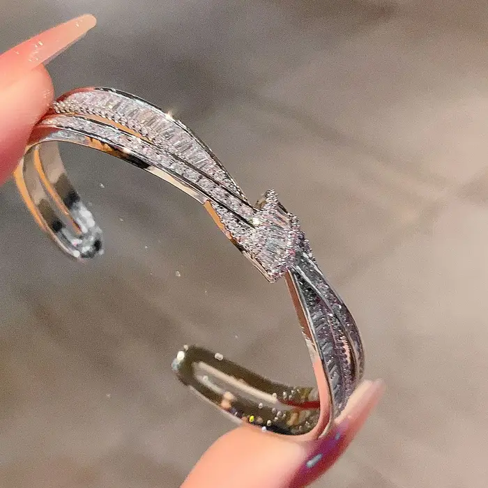 Magnifique Bracelet à manchette ouverte avec nœud torsadé, incrusté de Zircon scintillant, de luxe, 