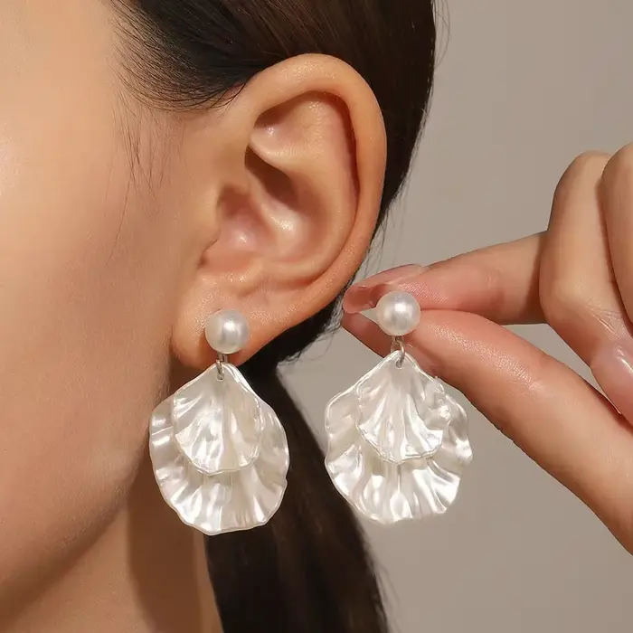 2025 nouveau à la mode blanc marron résine fleur boucles d'oreilles pour femmes mode gardénia boucle