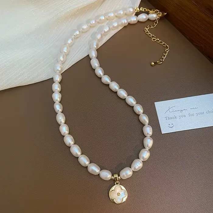 Nouveauté à la mode fleur porte-bonheur perle d'eau douce naturelle 14K or rempli dame pendentif collier bijoux cadeau de mariage pas de décoloration