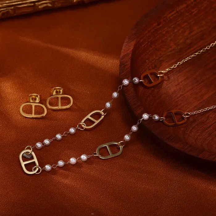 Ensemble de bijoux tendance avec logo CD, collier et boucles d'oreilles plaqués or pour femmes, acce