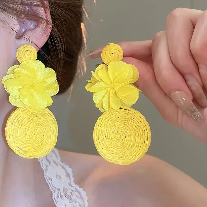 Boucles d'oreilles pendantes en tissu de raphia pour femme