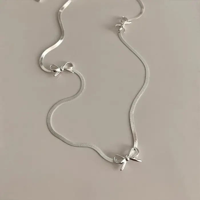 Collier à nœud minimaliste en argent sterling 925, cadeau de noël, chaîne de clavicule personnalisée