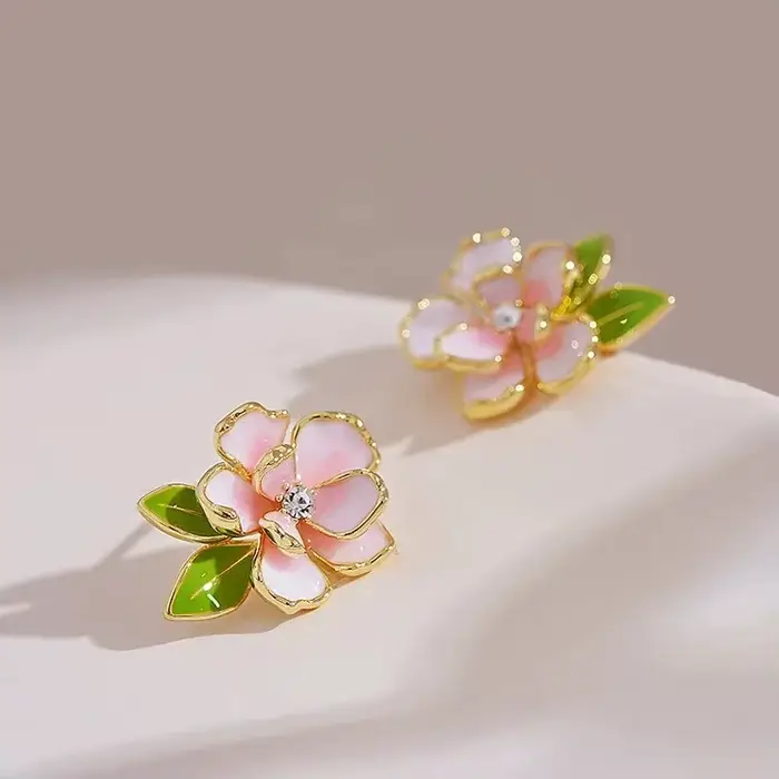 Boucles d'oreilles élégantes en émail camélia rose français, Design Unique, Style Vintage, bijoux po