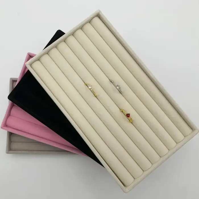 Présentoir à bijoux en velours empilable