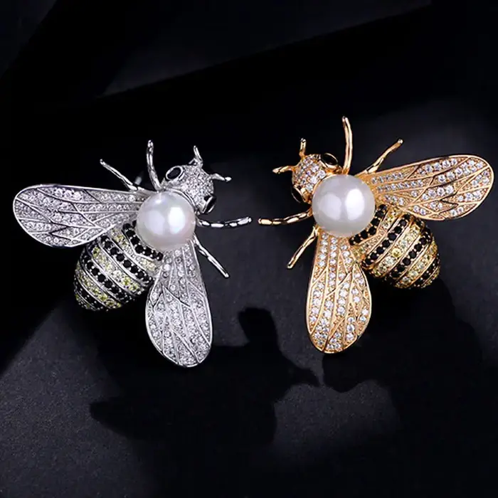 Broche de marque célèbre