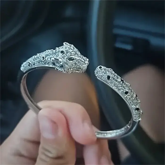 Bracelet en cristal léopard pavé de strass bracelet ouvert en forme de panthère pour femmes bijoux de fête tracker d'humeur occasion spéciale