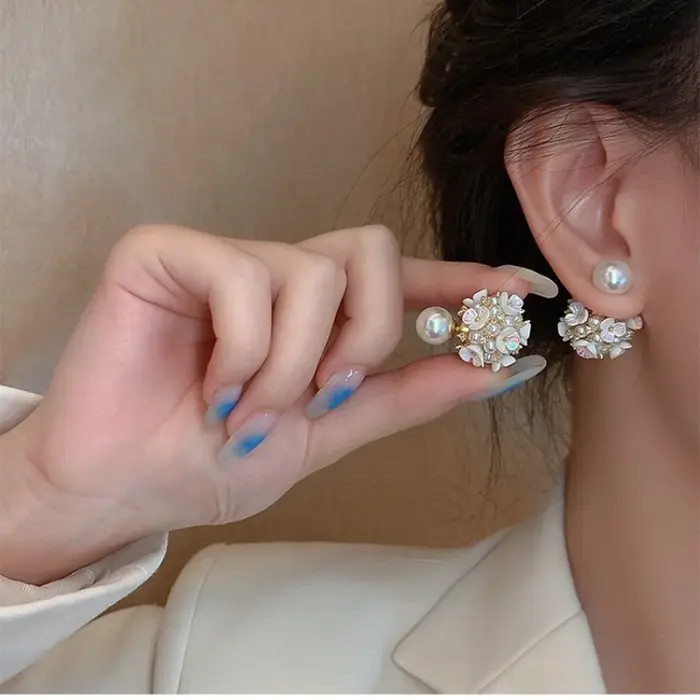 Boucles d'oreilles en perles de fleur de coquille blanche pour femmes