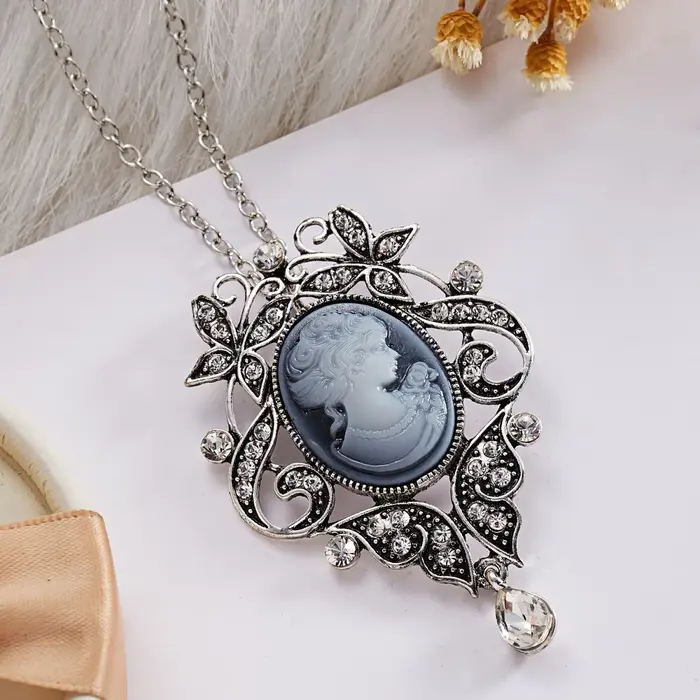 Vintage camée beauté Portrait pendentif collier pour femmes hommes de luxe résine dame reine fleur papillon longue chaîne de pull bijoux