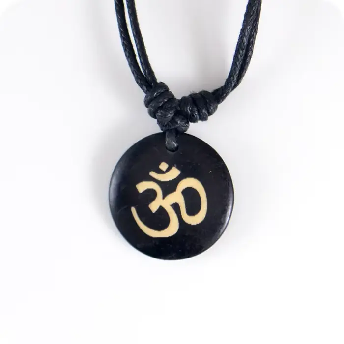 AUM OM Ohm-Collier Pendentif en Résine Carimplantée, Amulette Hindou, Bouddhiste, Hindouisme, Yoga, 