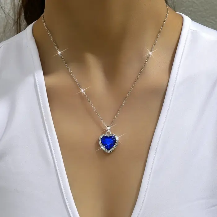 Collier Pendentif Coeur Garni De Strass Unisexe Pour Occasions Spéciales Et Style Décontracté Polyvalent