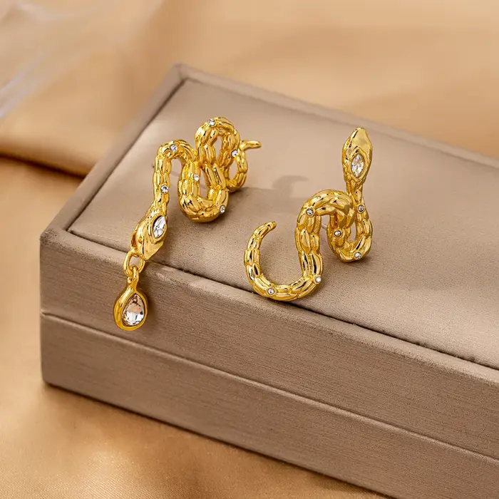 Boucles d'oreilles, collier