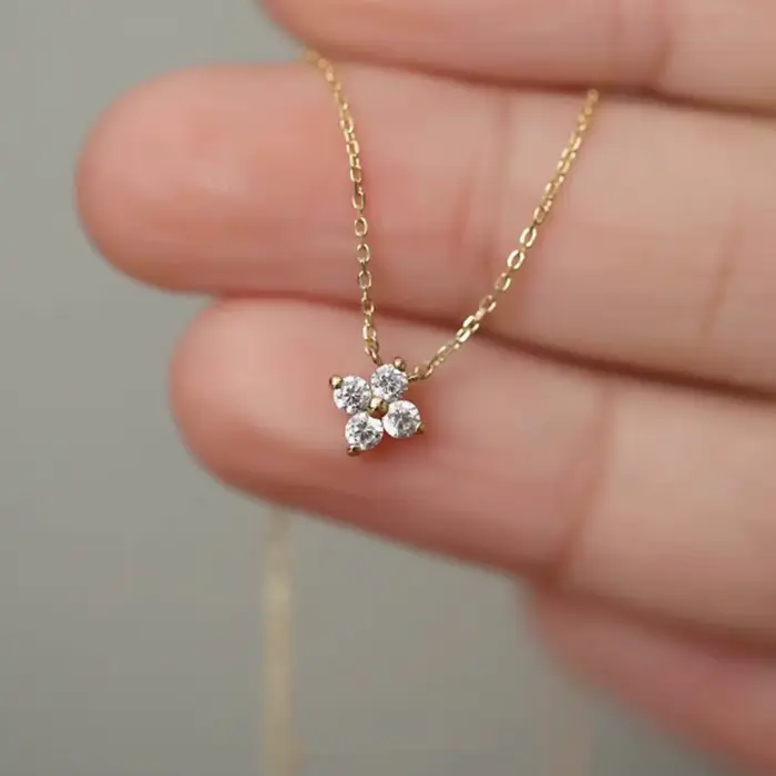 Collier élégant à quatre feuilles de trèfle, plaqué or 18 carats, petit pendentif, chaîne de clavicu